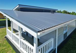 Разбираем, как правильно определить длину профлиста для крыши. Практические рекомендации для частного дома в условиях Урала и Свердловской области.