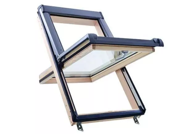 Окно ROTO Designo R49 H WD 65х98 из дерева двухкамерное купить в екатеринбурге