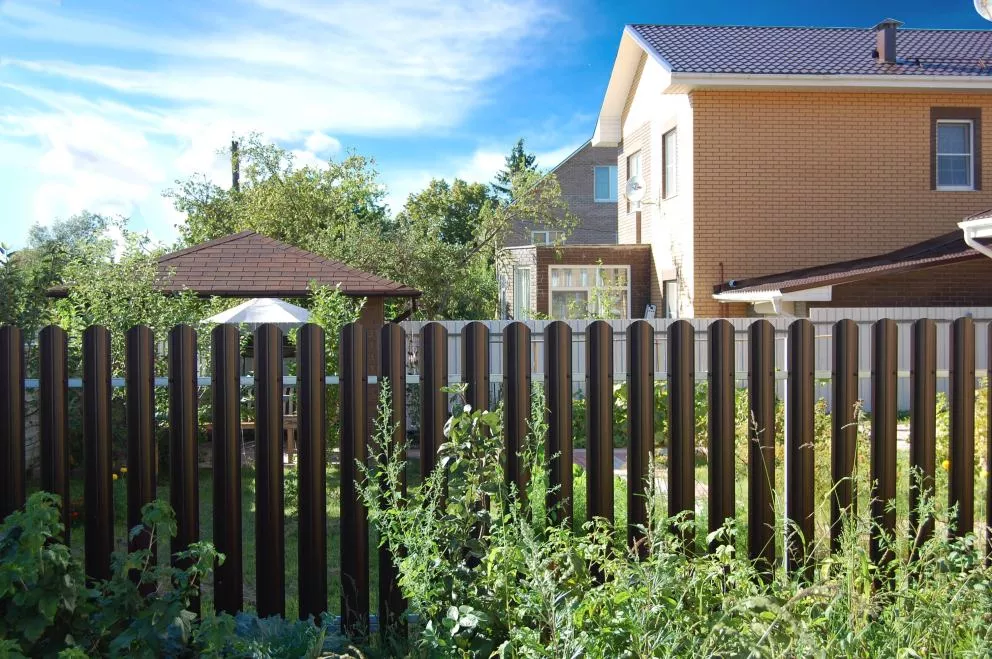 Штакетник Круглый фигурный 0,4 PE-Double RAL 8017 шоколад купить в екатеринбурге