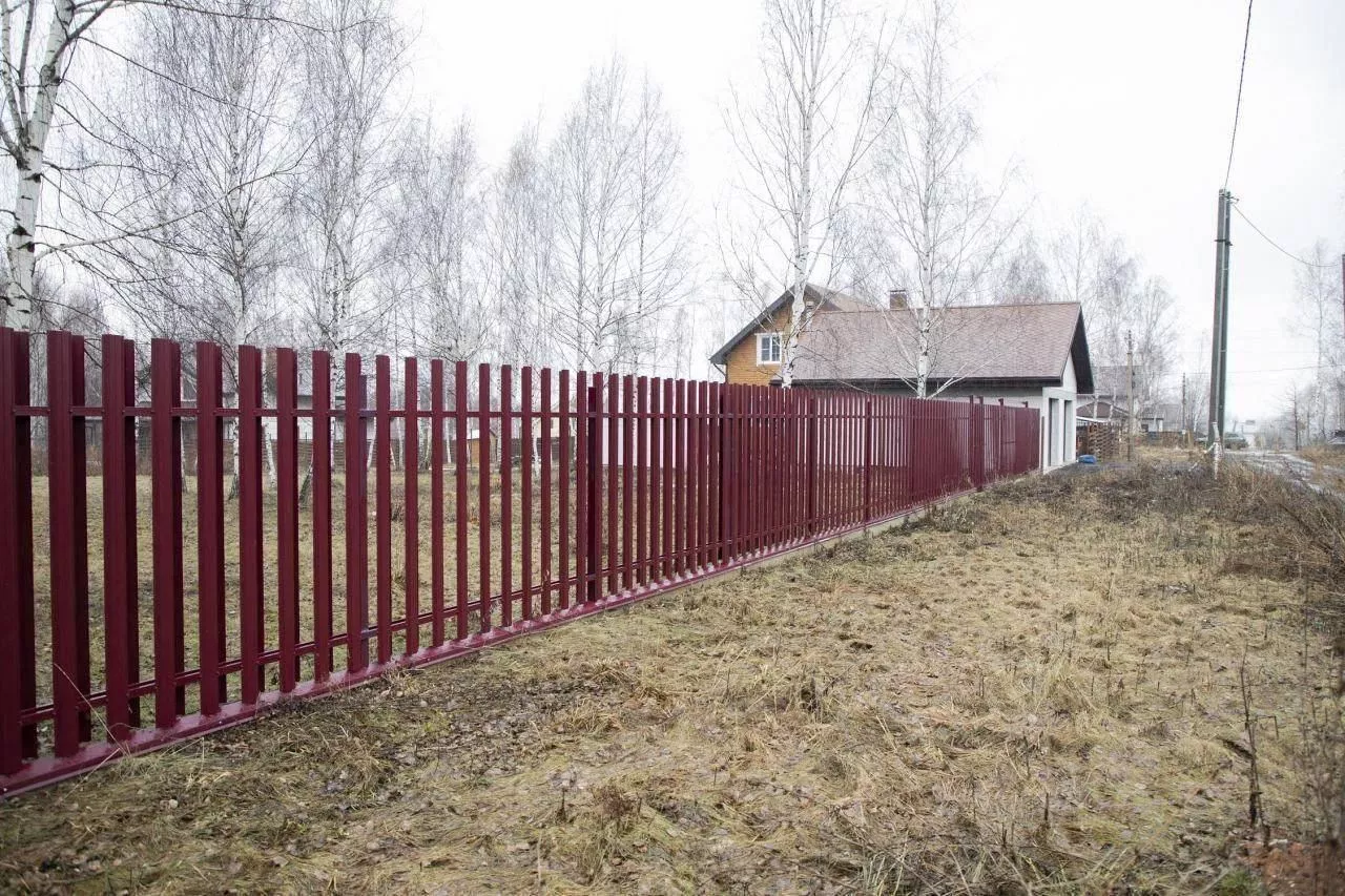 Штакетник П-образный В с прямым резом 0,5 Satin RAL 3005 красное вино купить в екатеринбурге