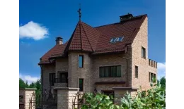 Вид на крыше композитная черепица Metrotile MetroRoman Кофе