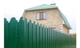 Штакетник Grand Line П-образный А фигурный 0,5 Satin RAL 6005 Зеленый мох купить в екатеринбурге
