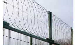 Плоский барьер безопасности из армированной колючей ленты: бухты 600/4,4 ГОСТ 7372-79 (рабочая длина бухты10м) GL купить в екатеринбурге
