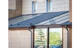 Фальц двойной стоячий Line Grand Line 0,5 Satin Matt TX с пленкой на замках RAL 7024 мокрый асфальт купить в екатеринбурге