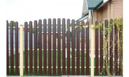 Штакетник Прямоугольный фигурный 0,5 GreenCoat Pural BT RR 887 шоколадно-коричневый (RAL 8017 шоколад) купить в екатеринбурге