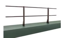 Ограждение кровельное для парапета на плоскую кровлю RAL 8017(2,0х0,9м) купить в екатеринбурге