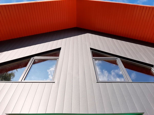 Как крепится металлический сайдинг: руководство в ЕКБ в ЕКБ как крепить металлический сайдинг