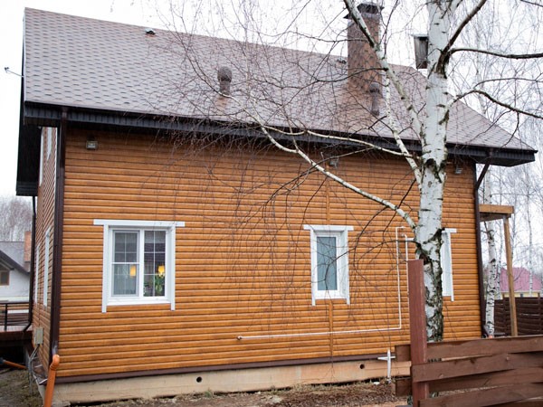 Металлический сайдинг под дерево