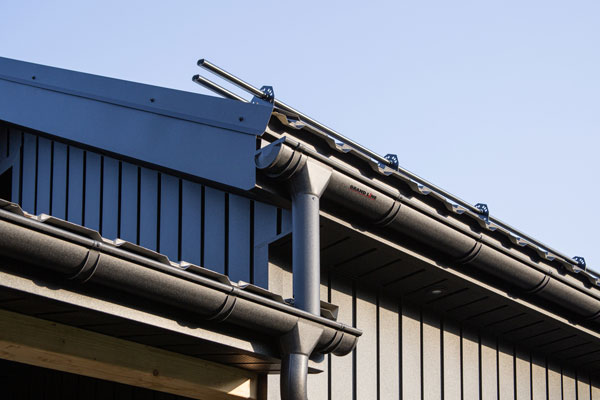 Свес карнизный металлочерепицы: нормы, устройство и монтаж в ЕКБ в ЕКБ свес карнизный металлочерепицы