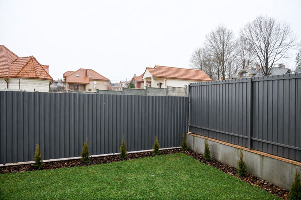 Высота забора из профнастила/профлиста в ЕКБ в ЕКБ высота забора из профнастила