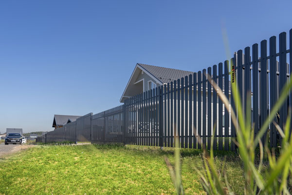 виды металлоштакетника