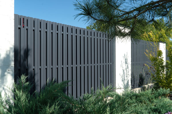 забор штакетник со столбами